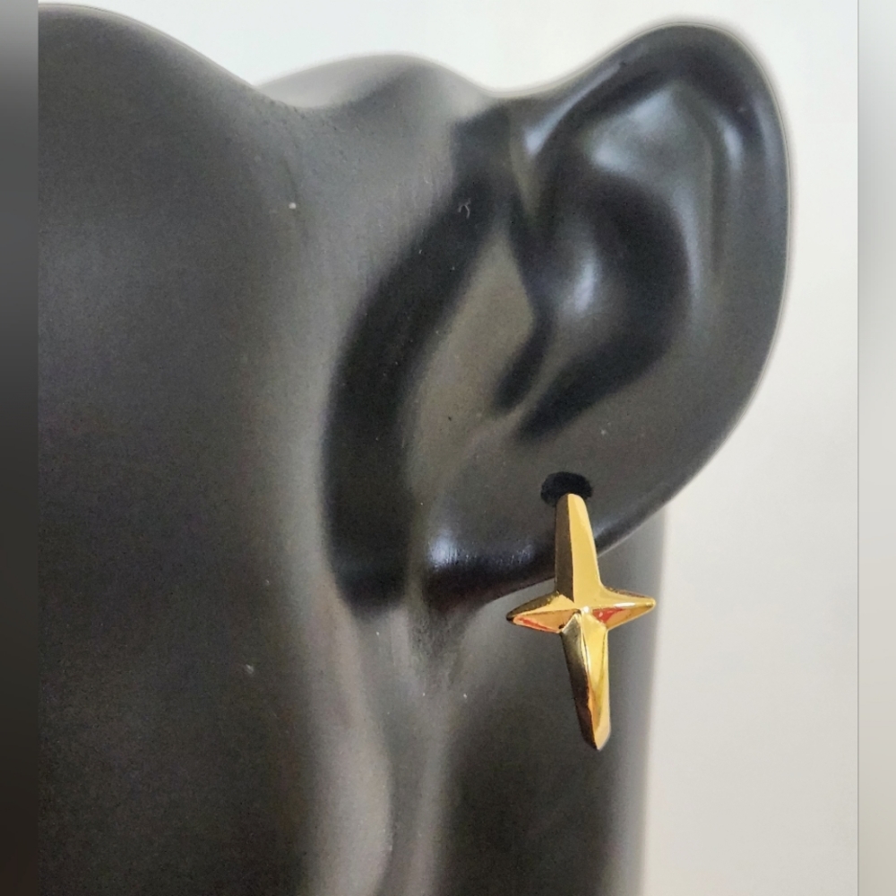 star gold hoop earrings ✨️
